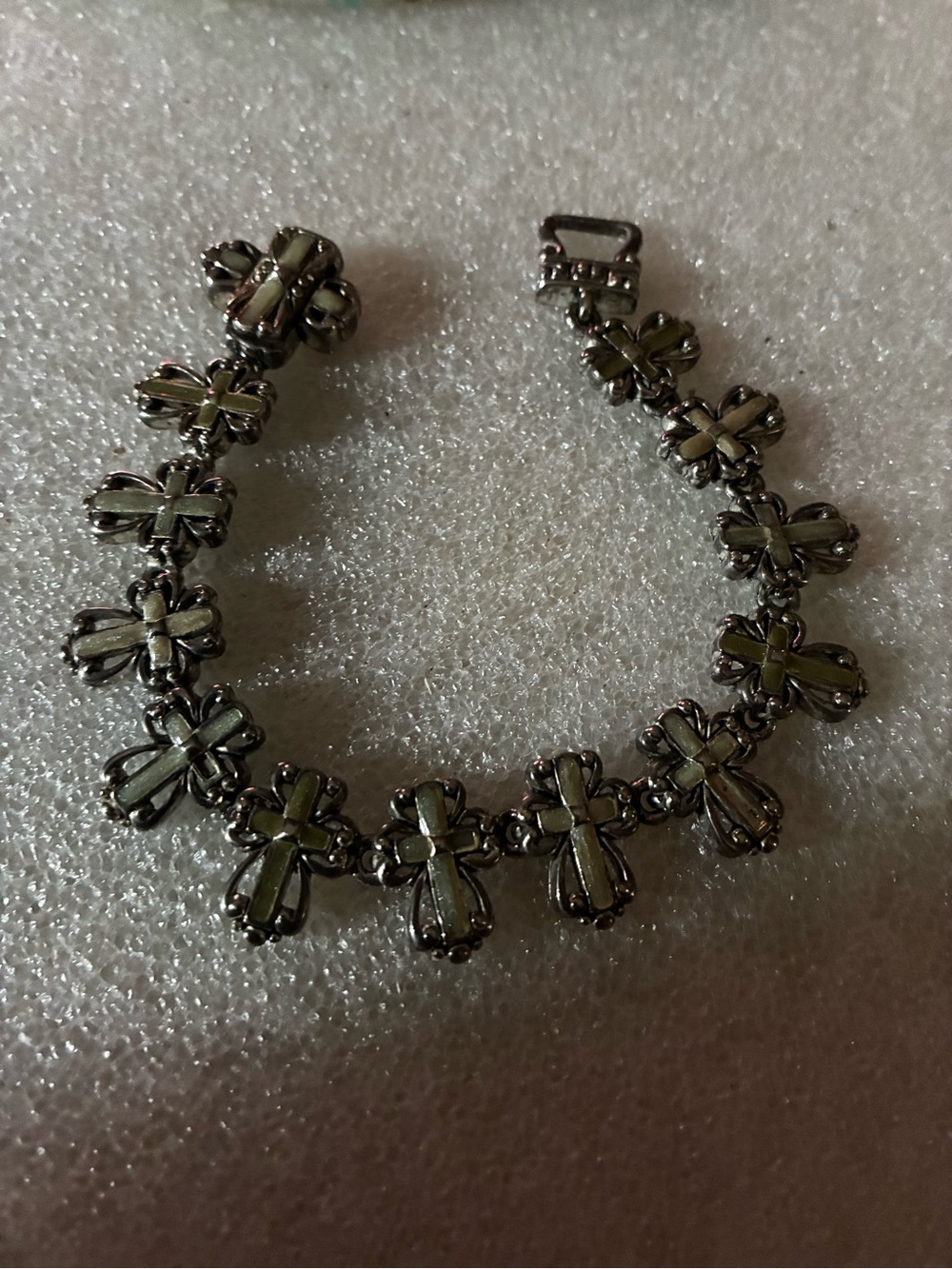 Silver-Tone Cross Link Bracelet -enamel